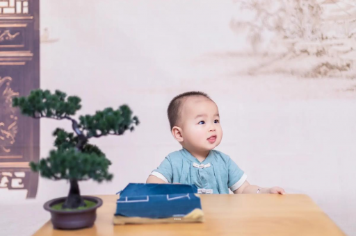 枣阳宝宝摔到头第五天吐了